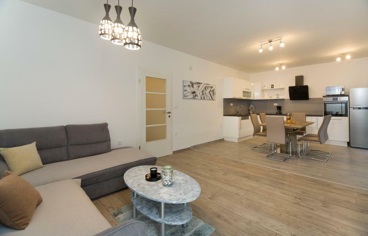 Vacation On Apartman Kaštela